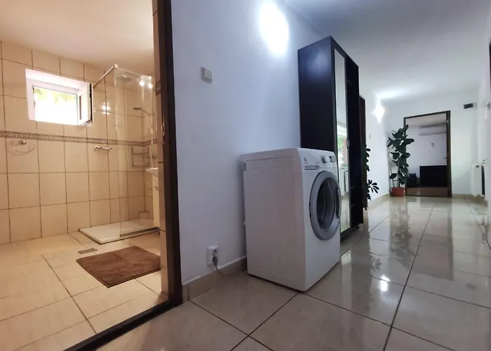 Апартаменты Lovely With Courtyard