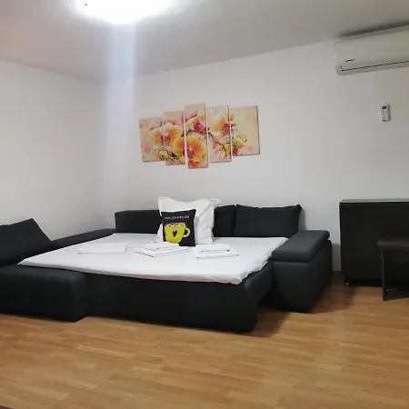 Lovely With Courtyard Mangalia