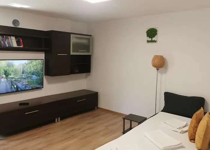 Lovely With Courtyard 曼加利亚