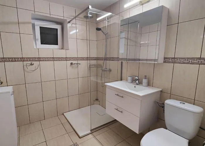 Lovely With Courtyard * 曼加利亚